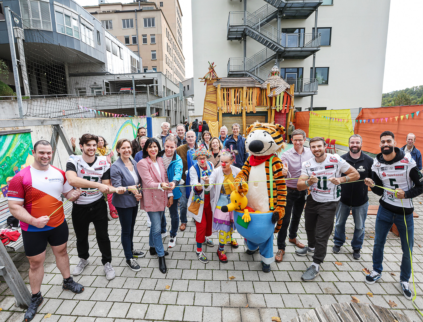 Spielgelände ist dank toller Spender*innenSpielgelände fertig